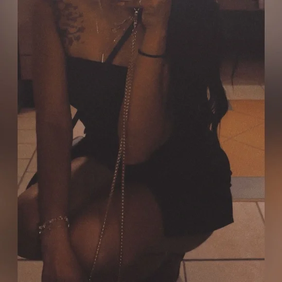 Elegant Black Strapless Dress - Picture 4 of 5